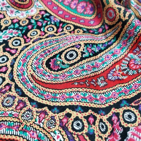 Chaps Womens No Iron Blouse with Paisley Print blue/pink/green size Med - Picture 7 of 7